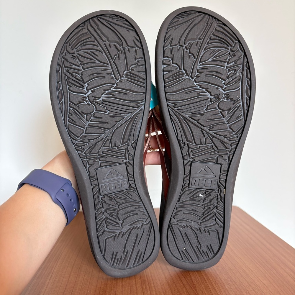 NWT Reef Pacific Joy Dark Brown Rust Flip Flops Sandals - Size 10 - Picture 5 of 7